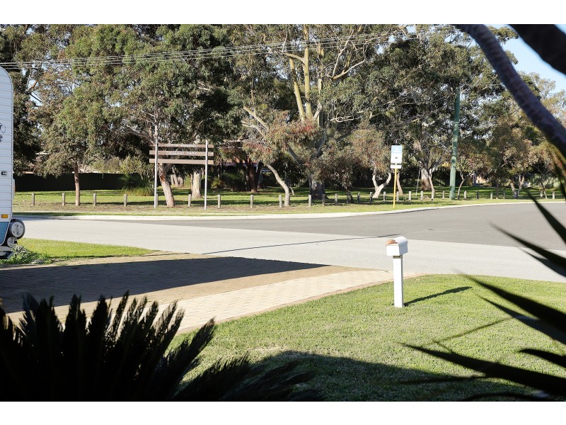 61 DANBURY CRESCENT, Girrawheen WA 6064