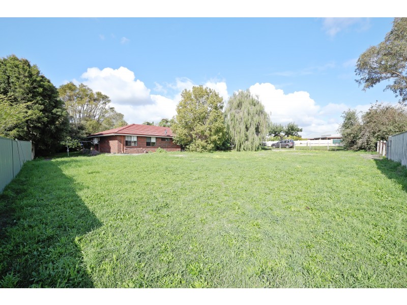 27 RUBY AVENUE, Langford WA 6147
