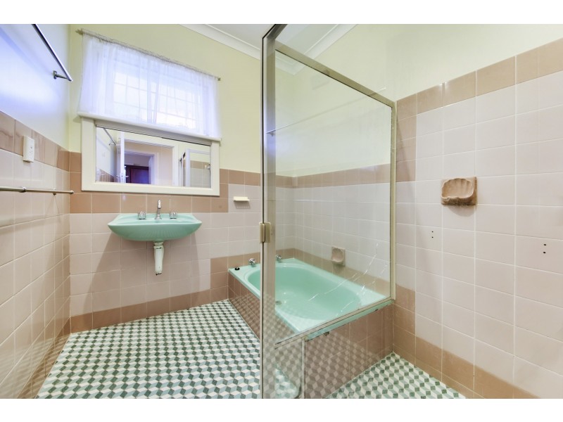 42 VALERIE STREET, Dianella WA 6059