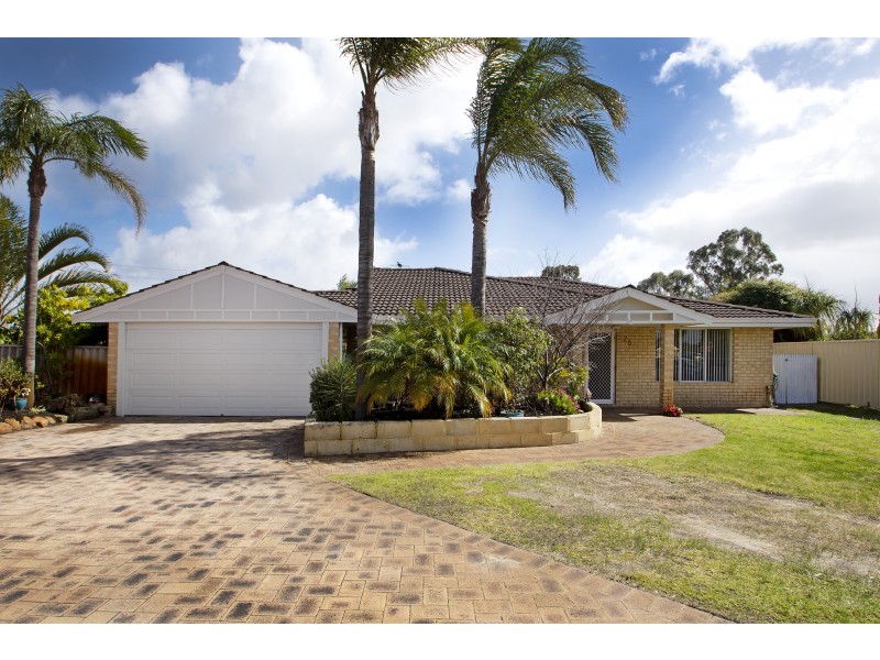 26 HUMMINGBIRD GARDENS, Ballajura WA 6066