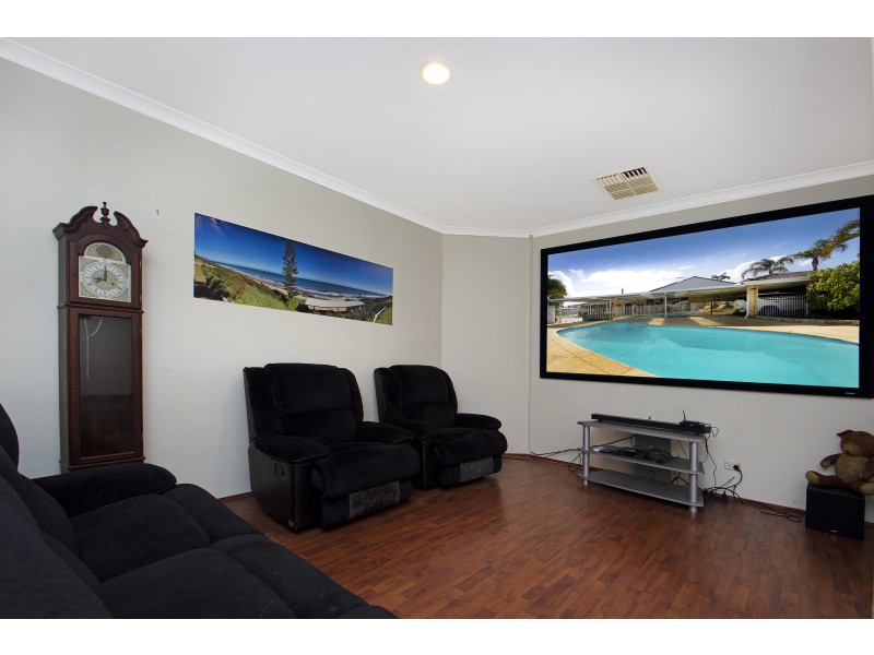 26 HUMMINGBIRD GARDENS, Ballajura WA 6066