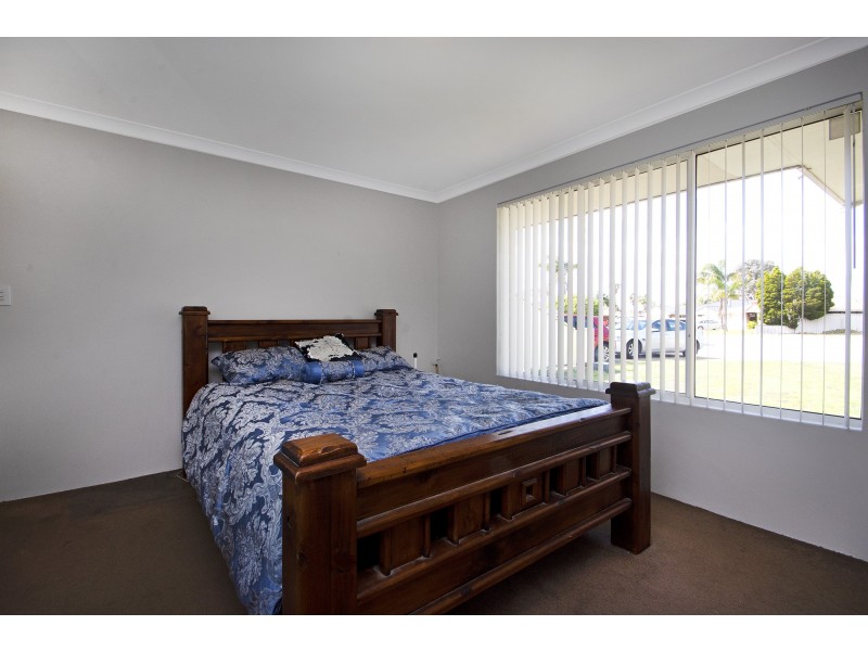 26 HUMMINGBIRD GARDENS, Ballajura WA 6066