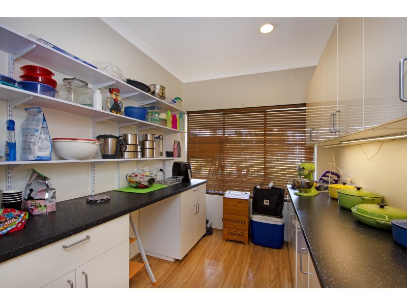 26 HUMMINGBIRD GARDENS, Ballajura WA 6066