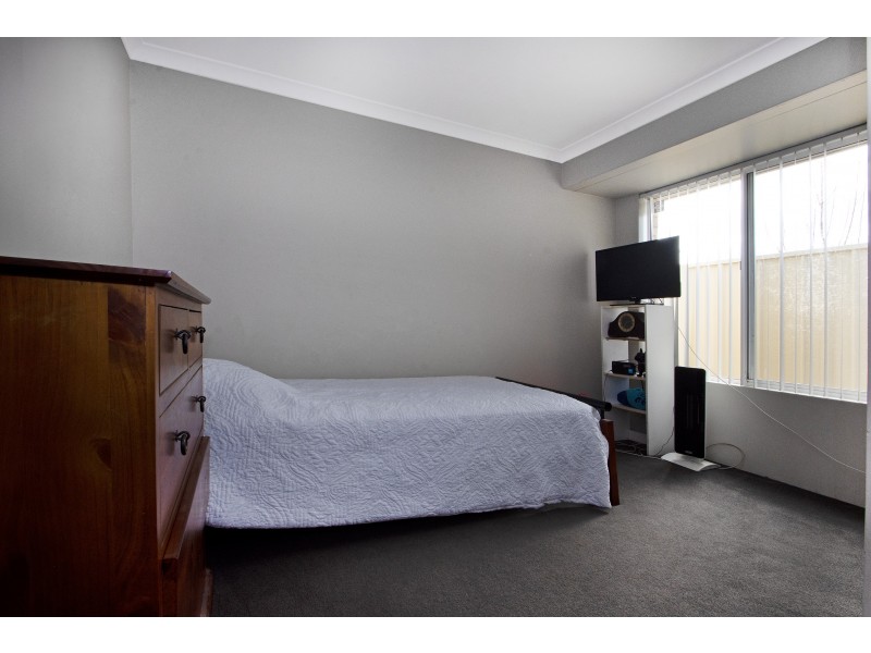 26 HUMMINGBIRD GARDENS, Ballajura WA 6066