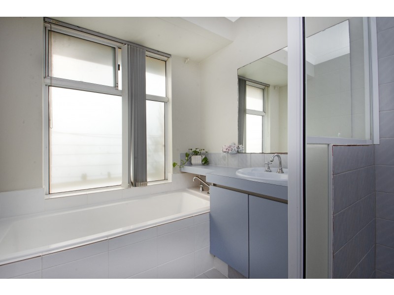 26 HUMMINGBIRD GARDENS, Ballajura WA 6066