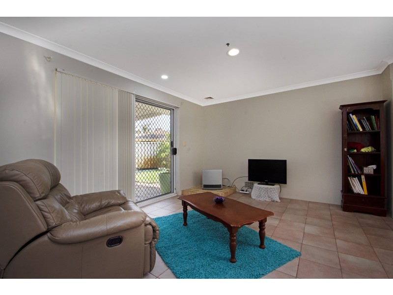 26 HUMMINGBIRD GARDENS, Ballajura WA 6066