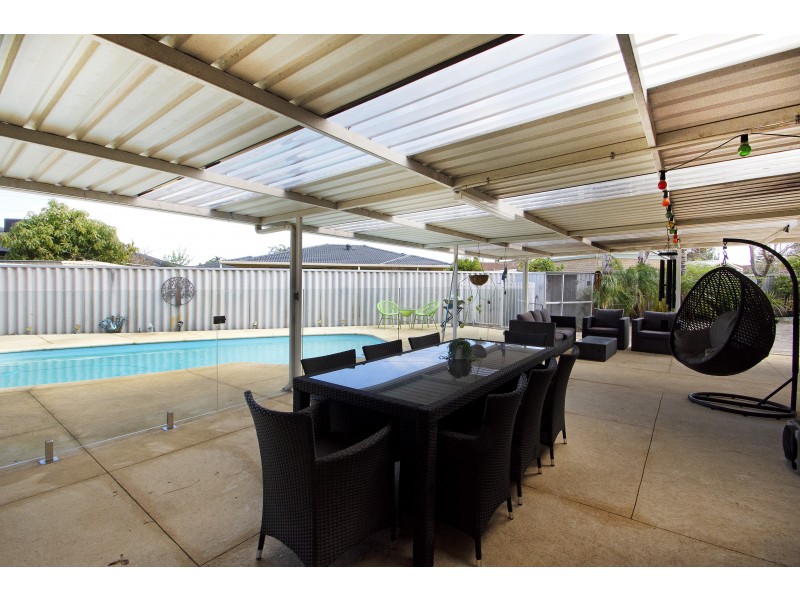 26 HUMMINGBIRD GARDENS, Ballajura WA 6066