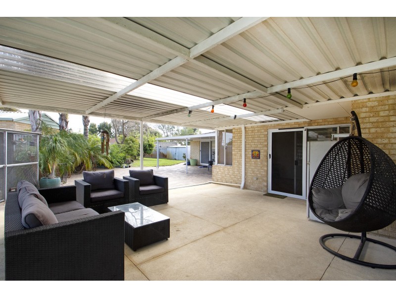 26 HUMMINGBIRD GARDENS, Ballajura WA 6066