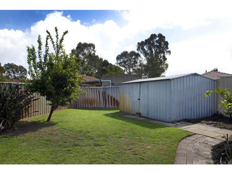 26 HUMMINGBIRD GARDENS, Ballajura WA 6066
