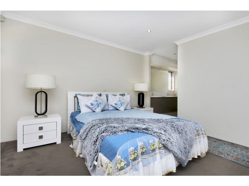 6 VIVANTE LOOP, Landsdale WA 6065