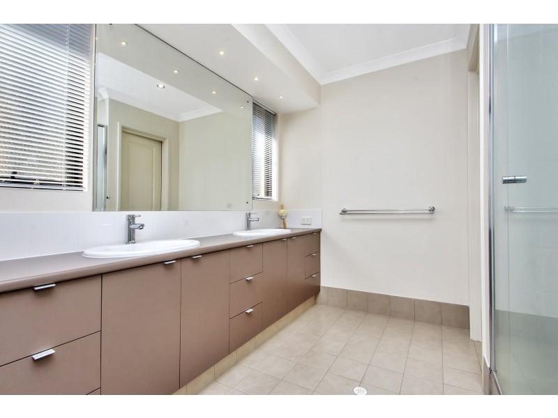 6 VIVANTE LOOP, Landsdale WA 6065