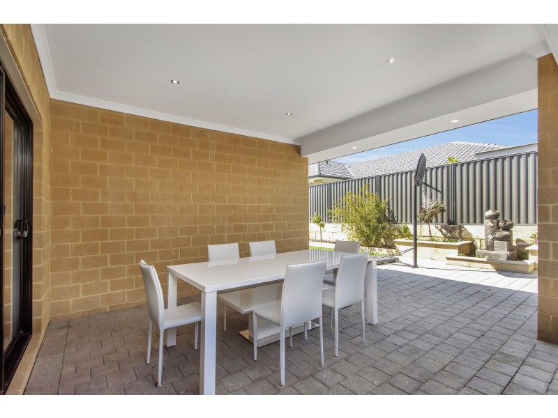 6 VIVANTE LOOP, Landsdale WA 6065