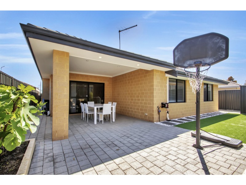 6 VIVANTE LOOP, Landsdale WA 6065