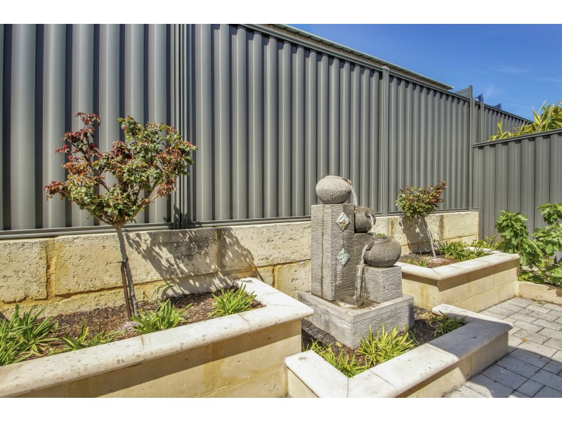 6 VIVANTE LOOP, Landsdale WA 6065