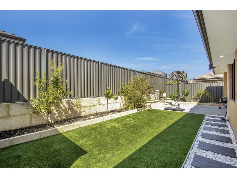 6 VIVANTE LOOP, Landsdale WA 6065