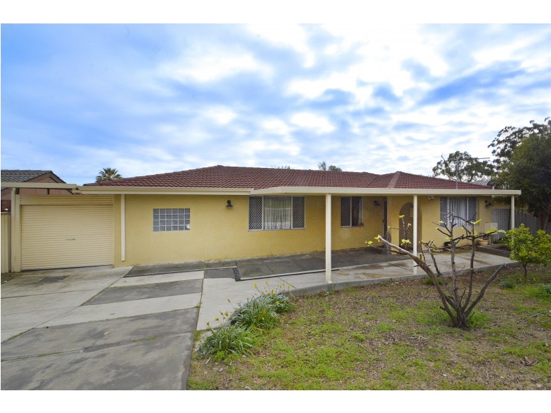 15 GAYFORD WAY, Girrawheen WA 6064