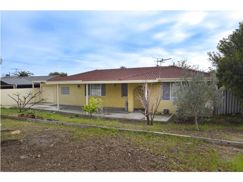 15 GAYFORD WAY, Girrawheen WA 6064