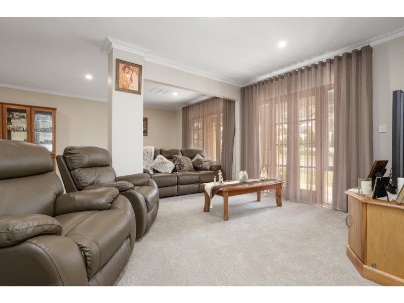 8 Ballart Way, Dianella WA 6059