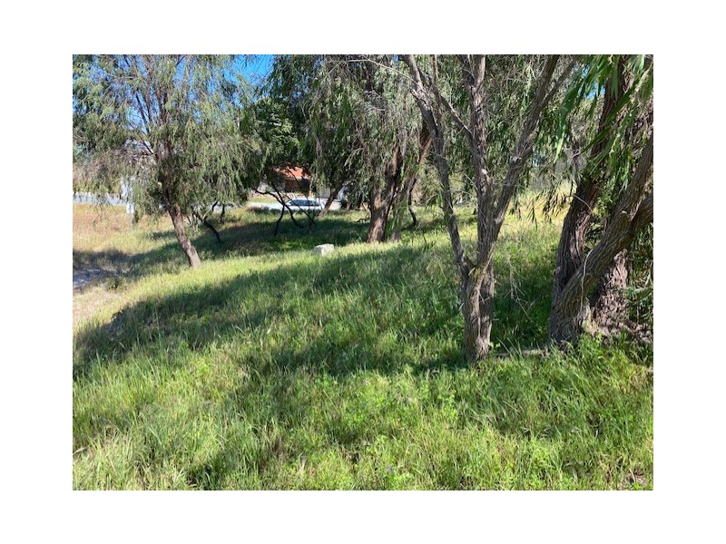 10 MINDEROO CRESCENT, Golden Bay WA 6174