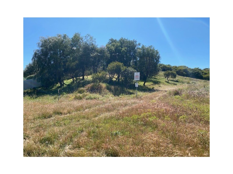 10 MINDEROO CRESCENT, Golden Bay WA 6174