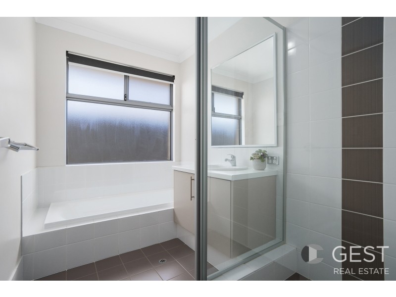 6 SCARVACI RISE, Landsdale WA 6065