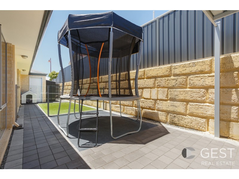 6 SCARVACI RISE, Landsdale WA 6065