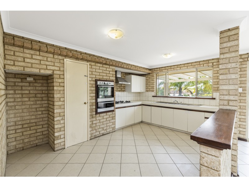 19 PEAK VIEW, Ballajura WA 6066