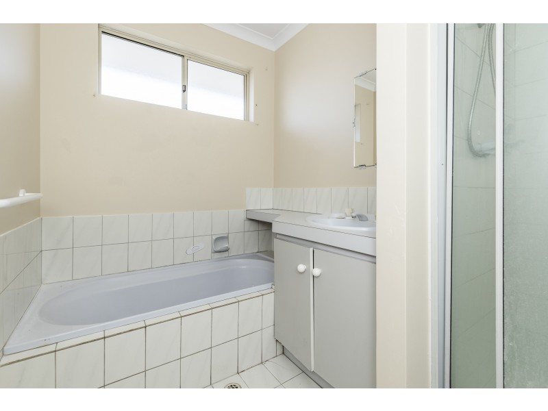 19 PEAK VIEW, Ballajura WA 6066