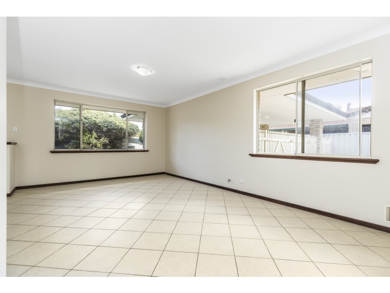 19 PEAK VIEW, Ballajura WA 6066