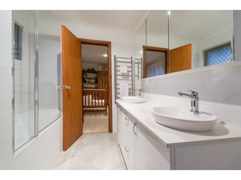 51 RAYNER DRIVE, Landsdale WA 6065