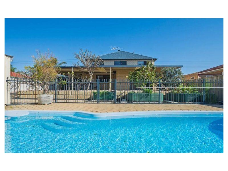 51 EAST ROAD, Hocking WA 6065