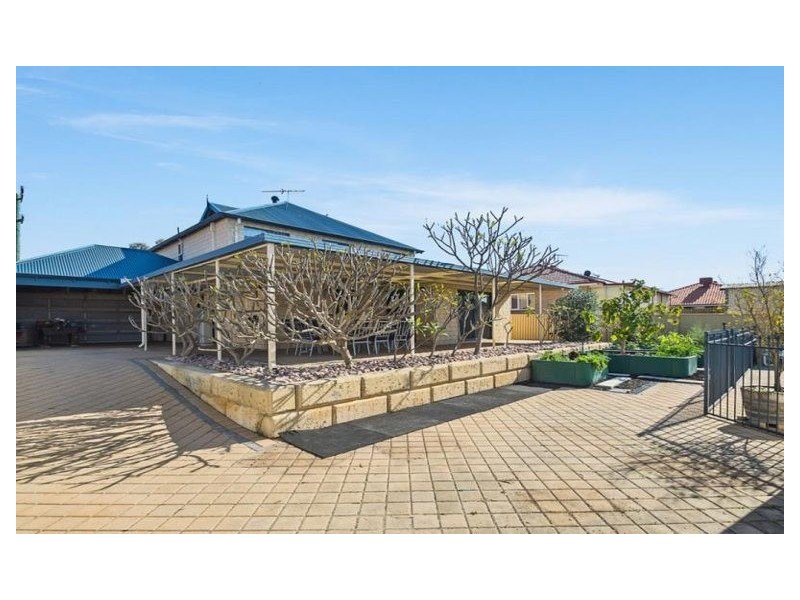 51 EAST ROAD, Hocking WA 6065