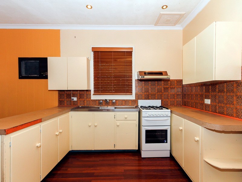 8 COMPTON STREET, Balga WA 6061