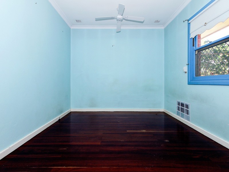 8 COMPTON STREET, Balga WA 6061