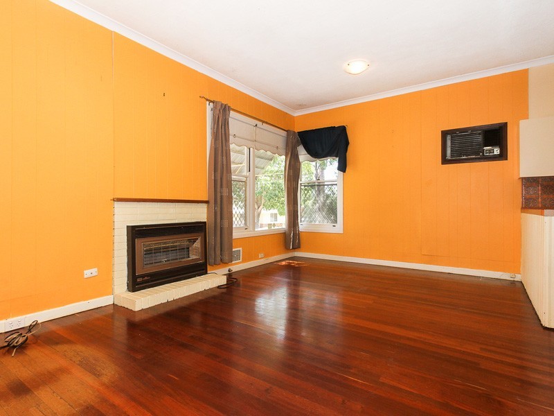 8 COMPTON STREET, Balga WA 6061