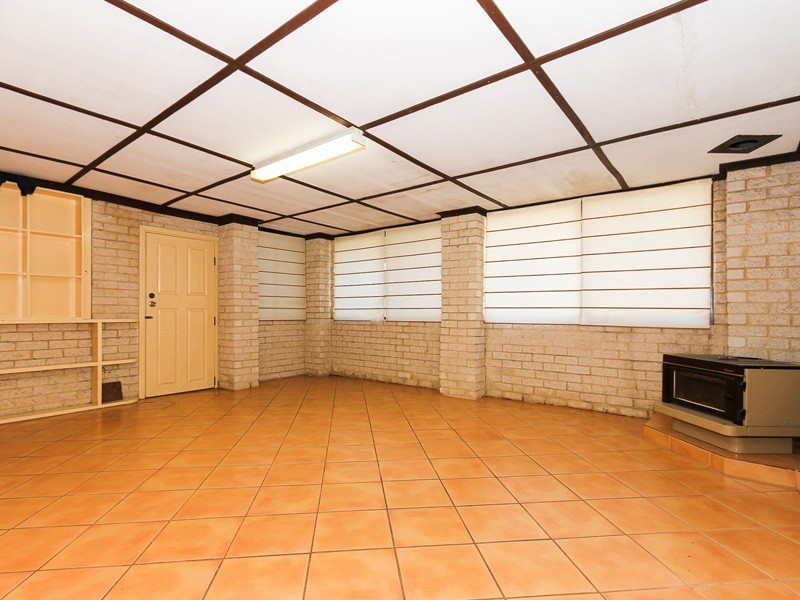 8 COMPTON STREET, Balga WA 6061