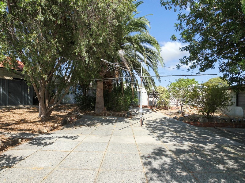 8 COMPTON STREET, Balga WA 6061