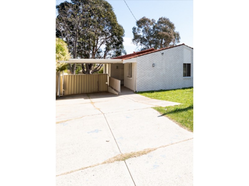 17 GIRRAWHEEN AVENUE, Girrawheen WA 6064