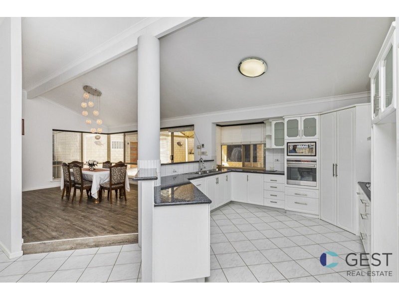 11 QUAIL GROVE, Ballajura WA 6066