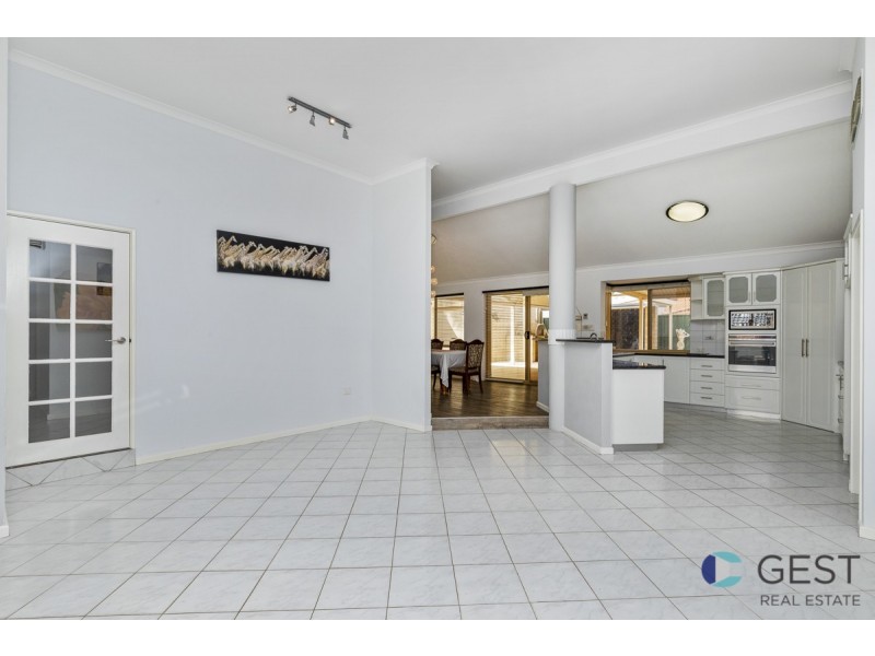 11 QUAIL GROVE, Ballajura WA 6066