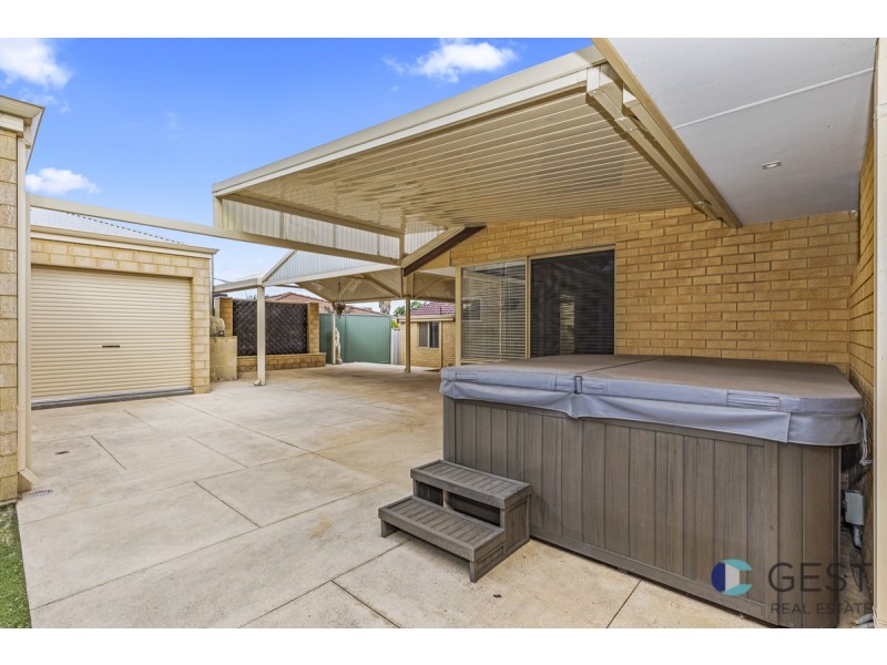 11 QUAIL GROVE, Ballajura WA 6066