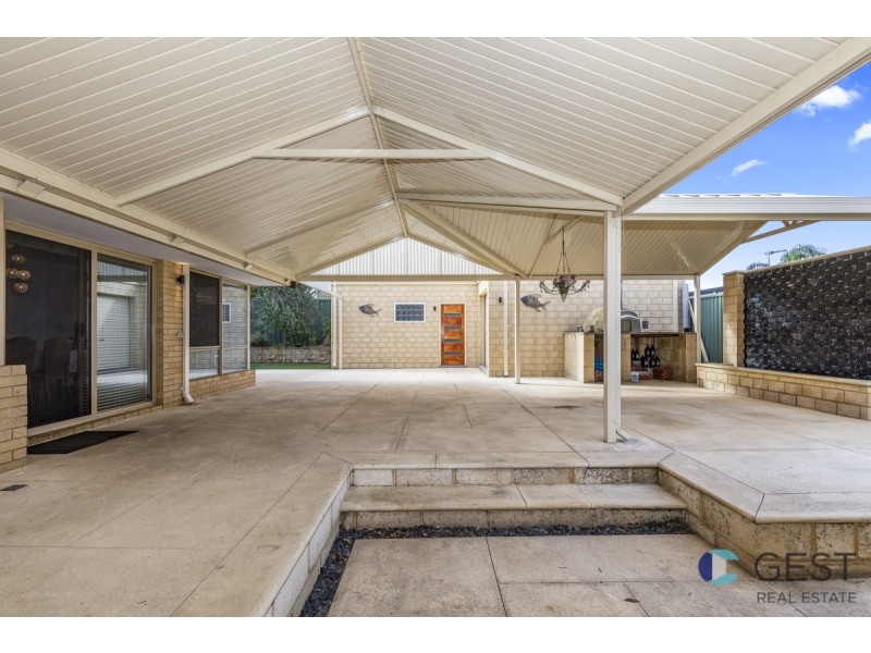 11 QUAIL GROVE, Ballajura WA 6066