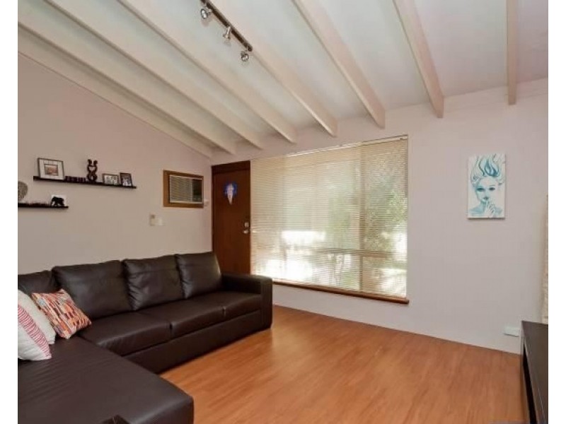 4/2 NAGEL PLACE, Dianella WA 6059