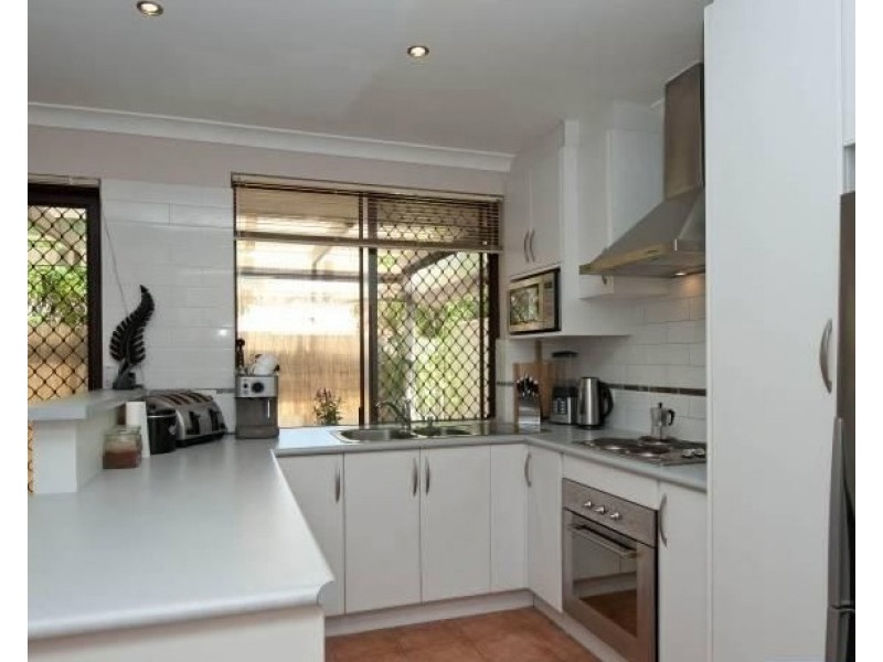 4/2 NAGEL PLACE, Dianella WA 6059