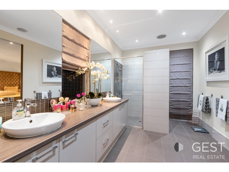 16 MONTICELLO MEANDER, Landsdale WA 6065