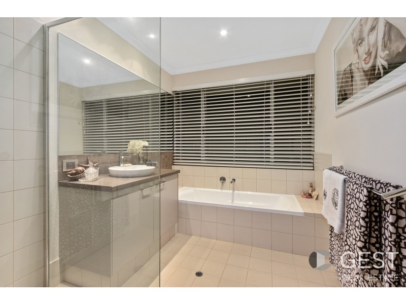 16 MONTICELLO MEANDER, Landsdale WA 6065