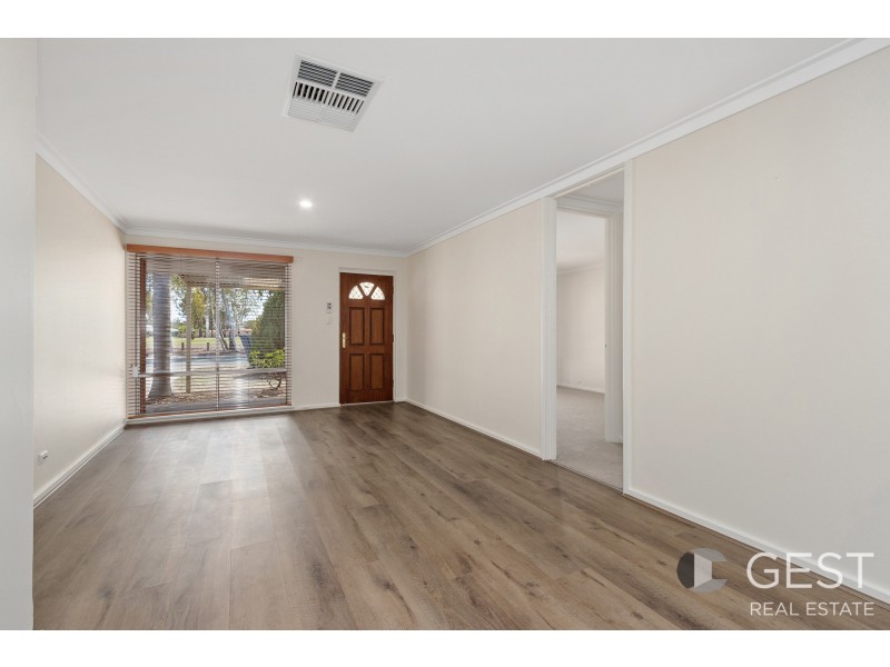 5 MEANDER WAY, Maddington WA 6109