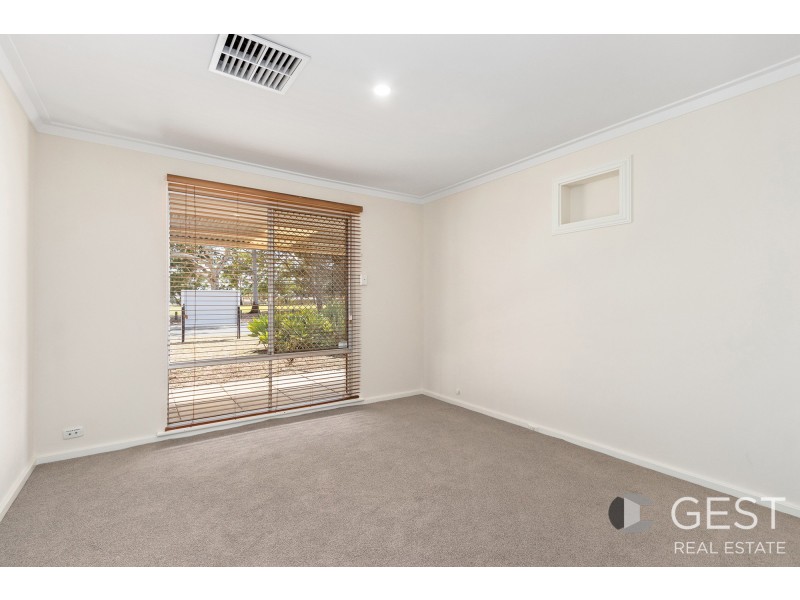 5 MEANDER WAY, Maddington WA 6109
