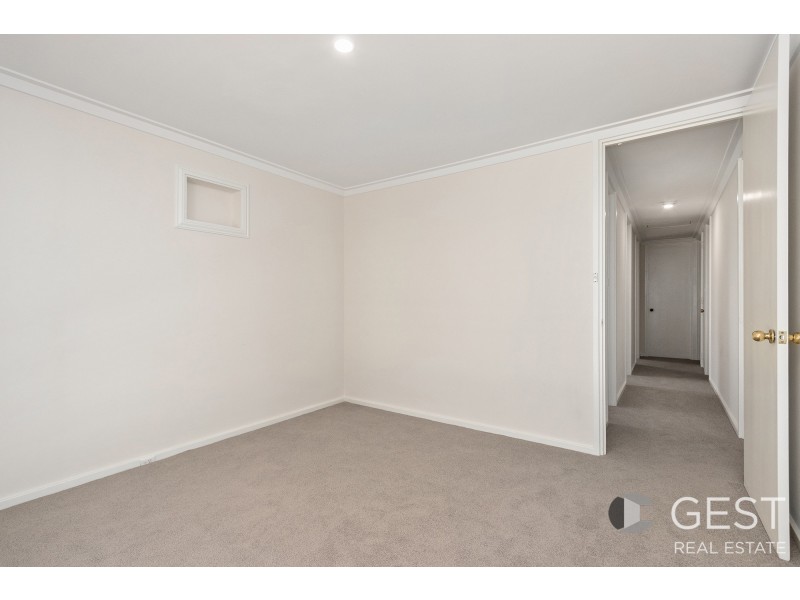 5 MEANDER WAY, Maddington WA 6109