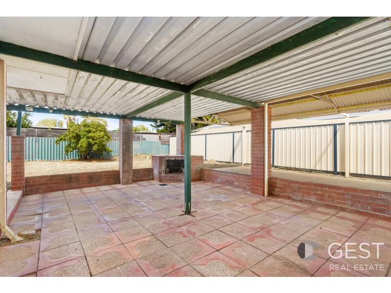 5 MEANDER WAY, Maddington WA 6109